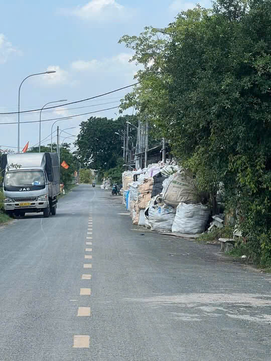Khảo sát thực tế tình trạng ô nhiễm môi trường tại Ấp 34: Nhiều cơ sở xả thải, gây khói bụi và tiếng ồn Z7822520527167 C8d1105cbb56175f280502b3486cdaae