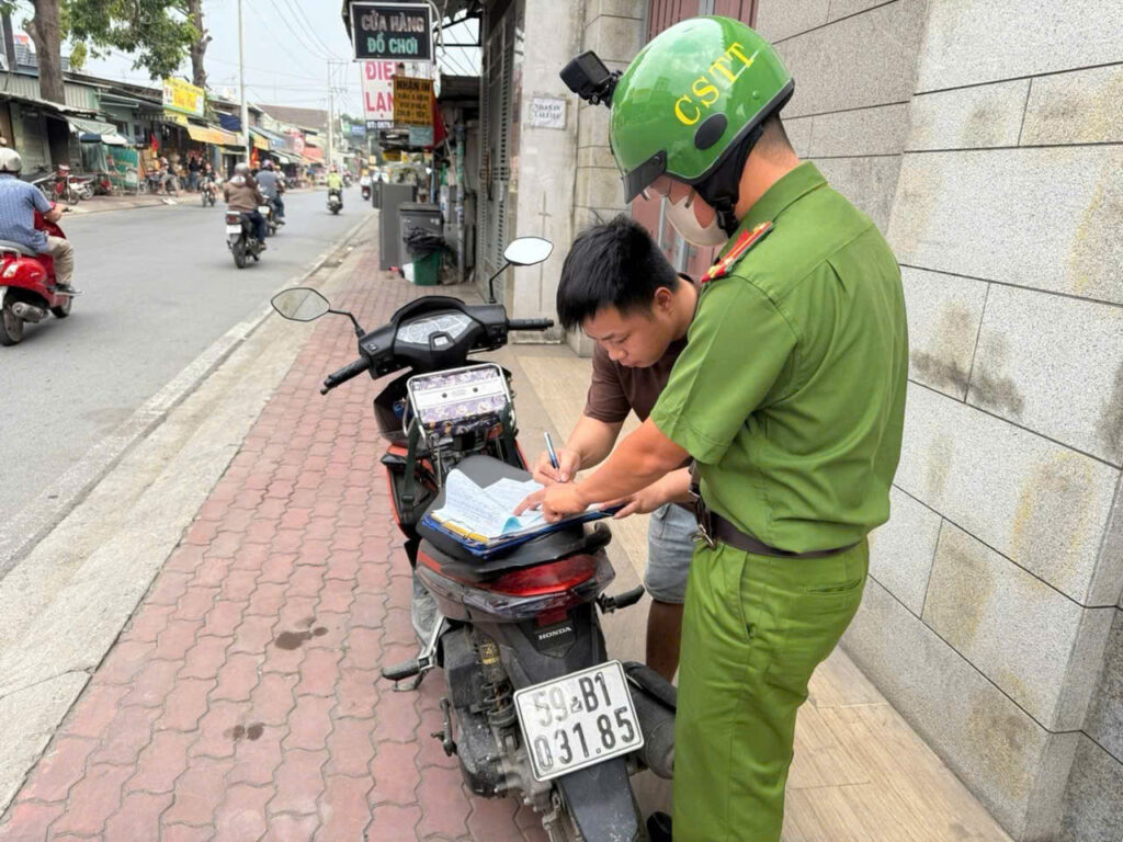 Xã Vĩnh Lộc xử phạt gần 500 trường hợp vi phạm trật tự đô thị z7876273289804 af308304ee6faa7480a245afbfbe3f67