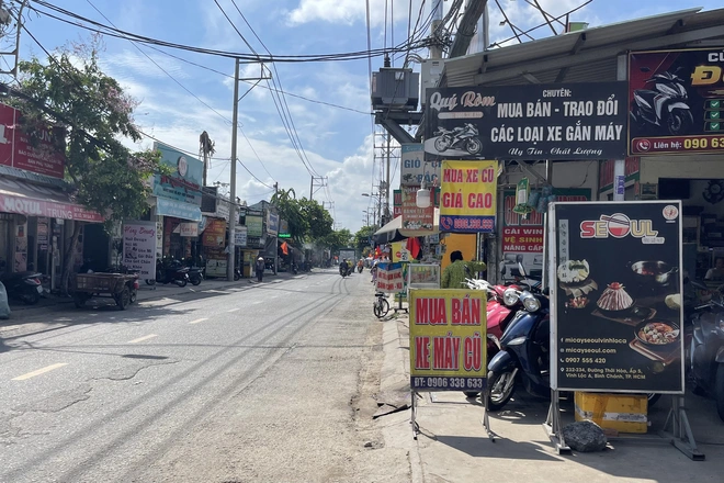 Xã Vĩnh Lộc tăng cường xử lý tình trạng lấn chiếm lòng đường, vỉa hè Img0137 17797640220471860026962