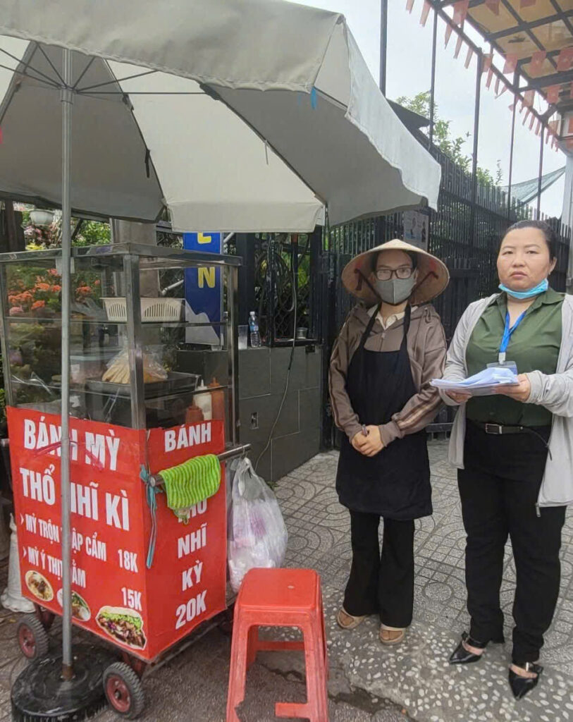 Xã Vĩnh Lộc tăng cường kiểm tra an toàn thực phẩm tại khu vực gần các điểm thi lớp 10 z7888388871446 9f2d04c32b5e021c108de51c41b42a02