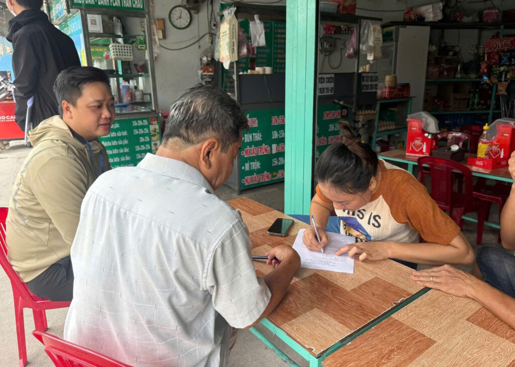 Xã Vĩnh Lộc tăng cường kiểm tra an toàn thực phẩm tại khu vực gần các điểm thi lớp 10 z7888388898780 f296067a1ab8c112558f27ad9254844f