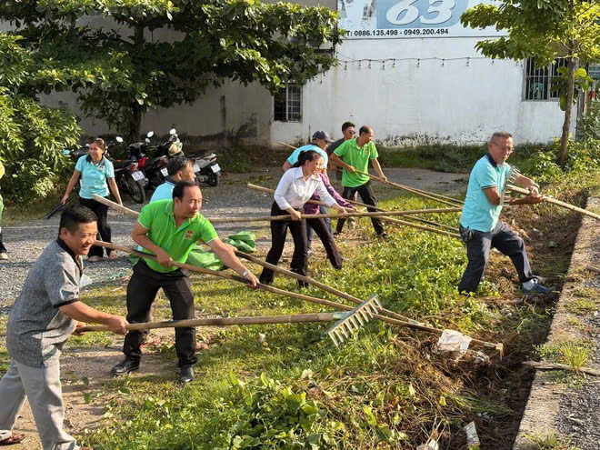 Xã Vĩnh Lộc quyết tâm lập lại trật tự đô thị, ngăn chặn tái lấn chiếm lòng lề đường z7911446520927 b5cd8e260433727b9878a1da612a7da3