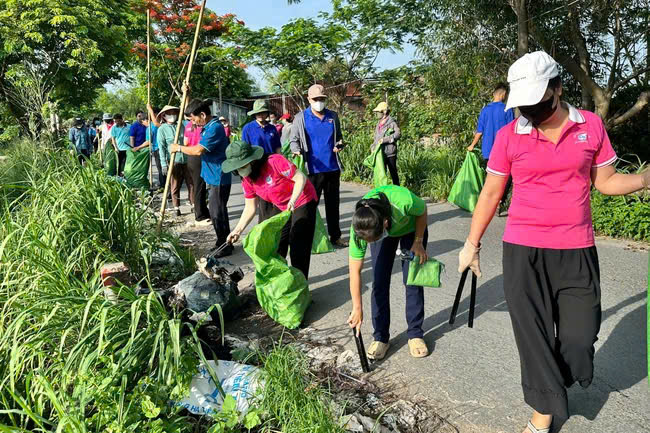 Xã Vĩnh Lộc quyết tâm lập lại trật tự đô thị, ngăn chặn tái lấn chiếm lòng lề đường z7911446521223 7bbb36f93eafeb51a4286a2555ec08f8